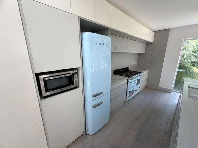 2 bed property in Lawrence Avenue, Mill Hill